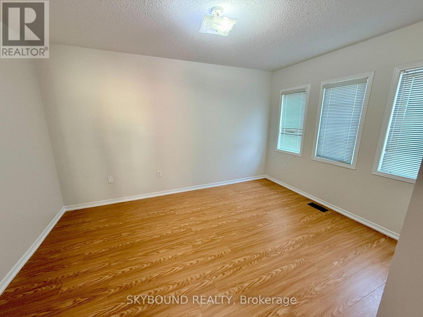 12 Sled Dog Road, Brampton, Ontario  L6R 0H8 - Photo 11 - W12454032