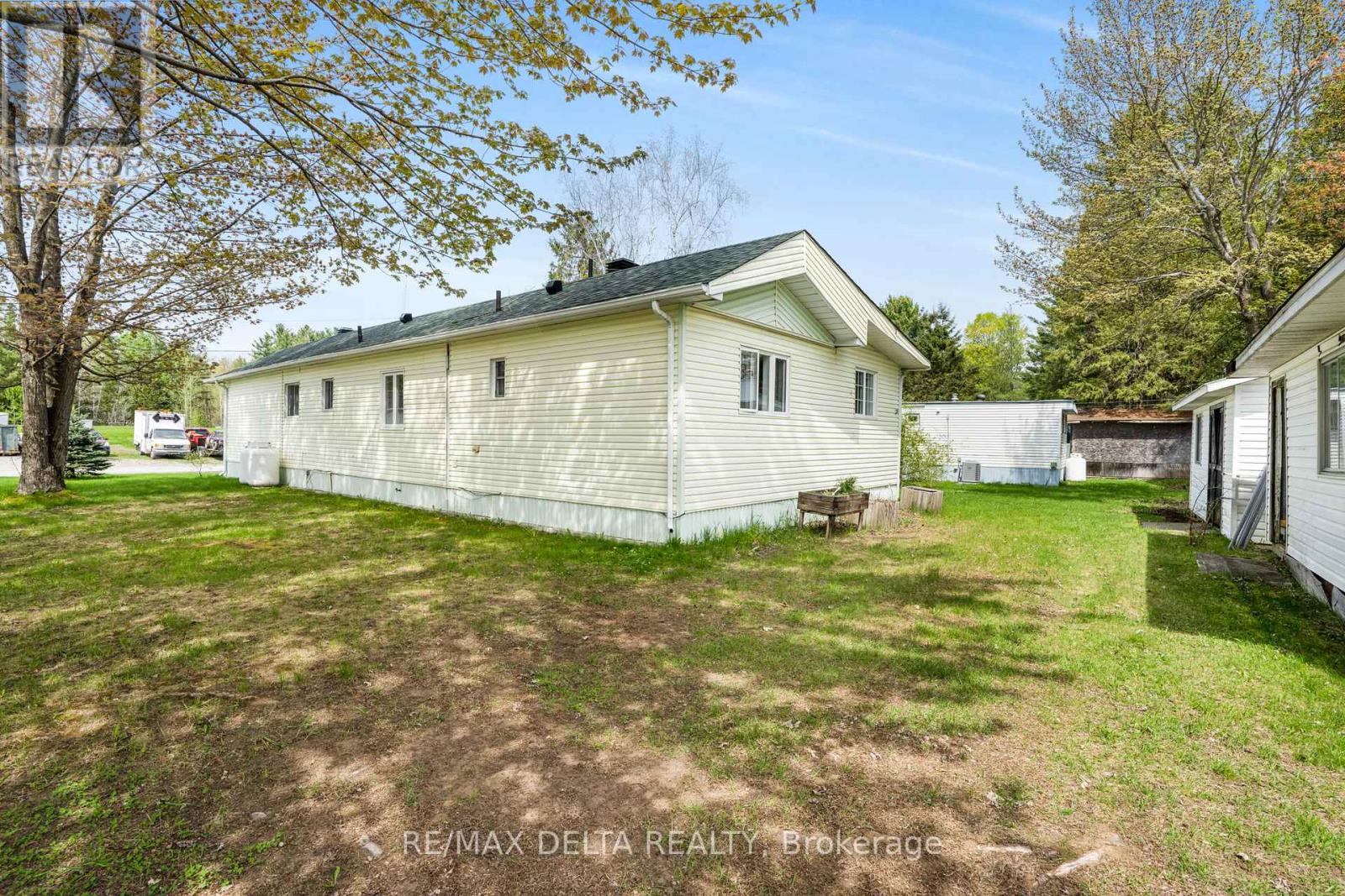 417 - 8250 County Road 17 Road, Clarence-Rockland, Ontario  K4K 1K7 - Photo 4 - X12484777