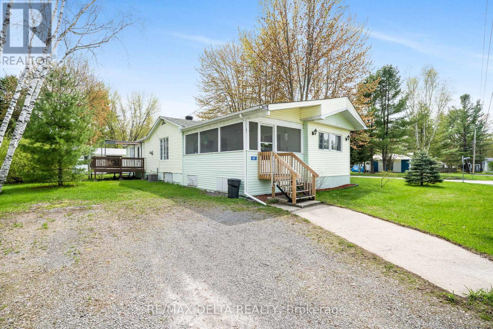 417 - 8250 County Road 17 Road, Clarence-Rockland, Ontario  K4K 1K7 - Photo 3 - X12484777