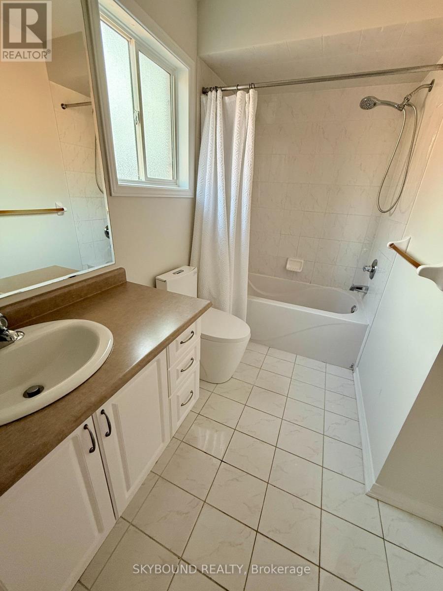 12 Sled Dog Road, Brampton, Ontario  L6R 0H8 - Photo 9 - W12454032