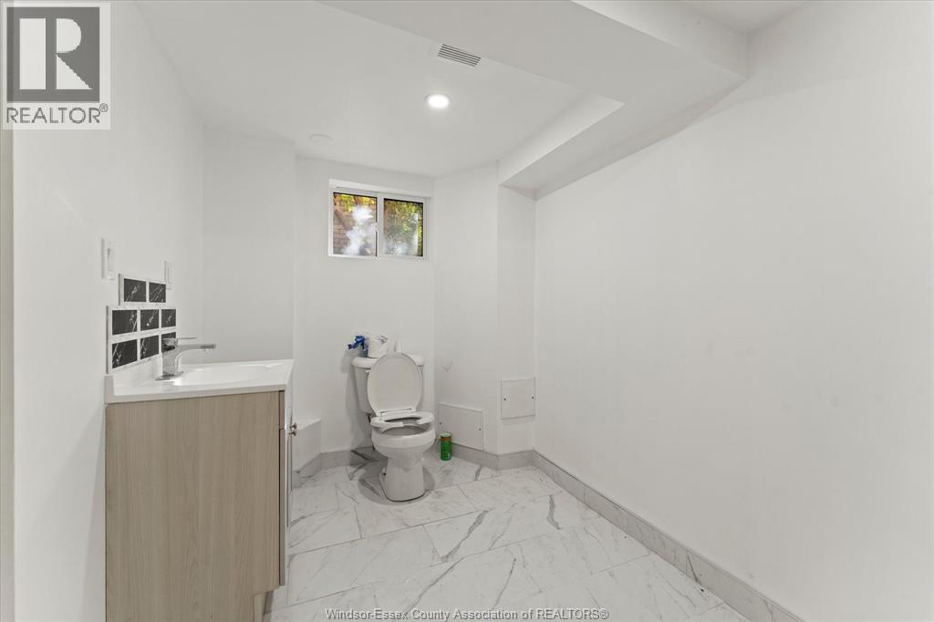 216 Thompson Boulevard, Windsor, Ontario  N8S 2G4 - Photo 21 - 25026449