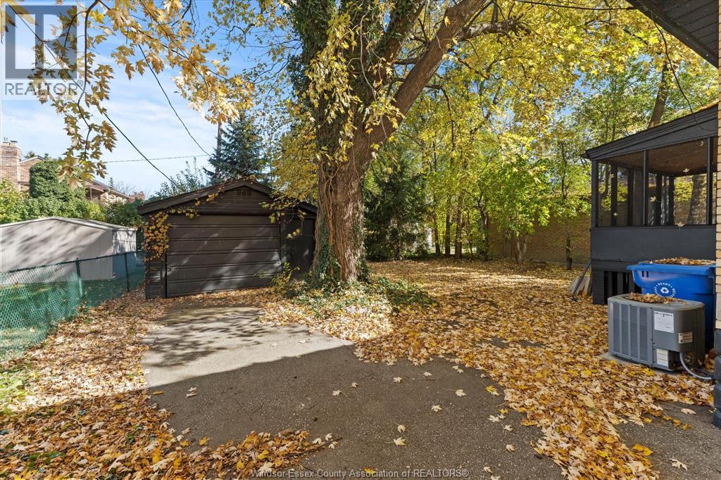 216 Thompson Boulevard, Windsor, Ontario  N8S 2G4 - Photo 25 - 25026449