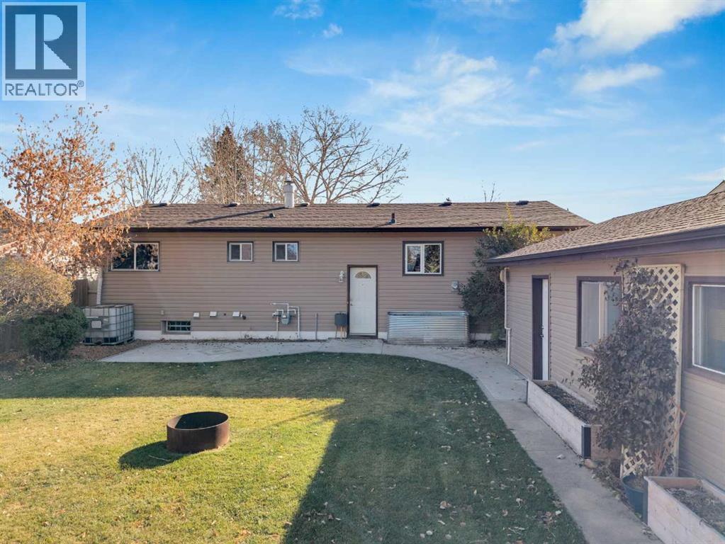 20 Stirling Close, Red Deer, Alberta  T4N 0A9 - Photo 2 - A2266550