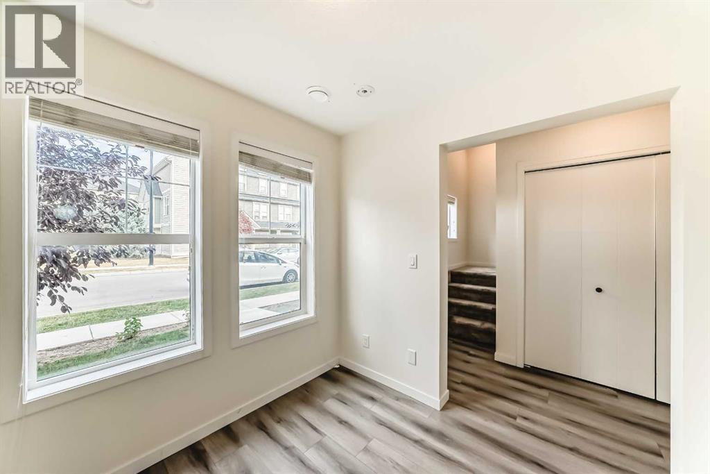 203 South Point Park Sw, Airdrie, Alberta  T4B 5G8 - Photo 5 - A2264535