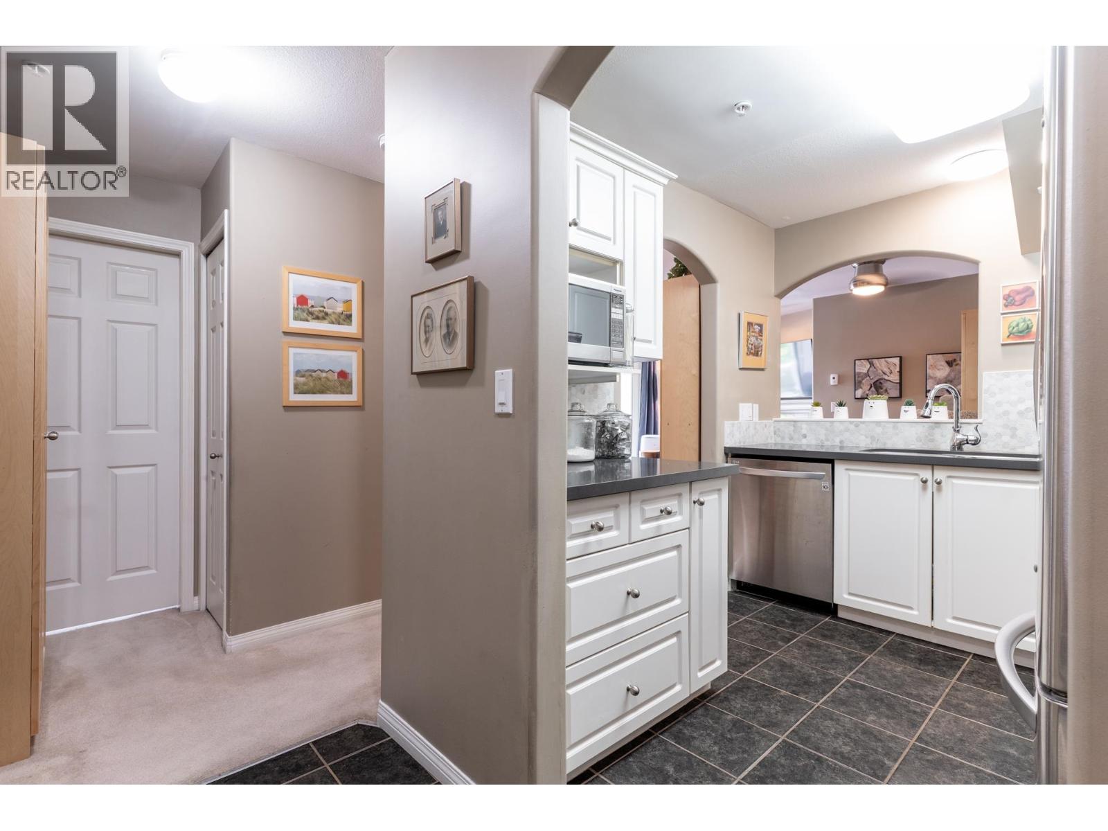 301 3128 Flint Street, Port Coquitlam, British Columbia  V3B 4J1 - Photo 7 - R3043522