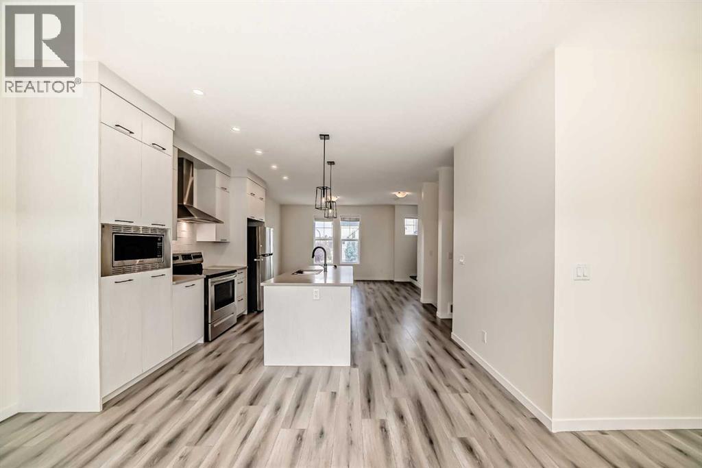 203 South Point Park Sw, Airdrie, Alberta  T4B 5G8 - Photo 10 - A2264535