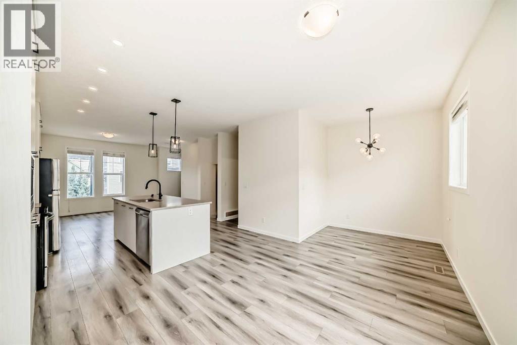 203 South Point Park Sw, Airdrie, Alberta  T4B 5G8 - Photo 9 - A2264535