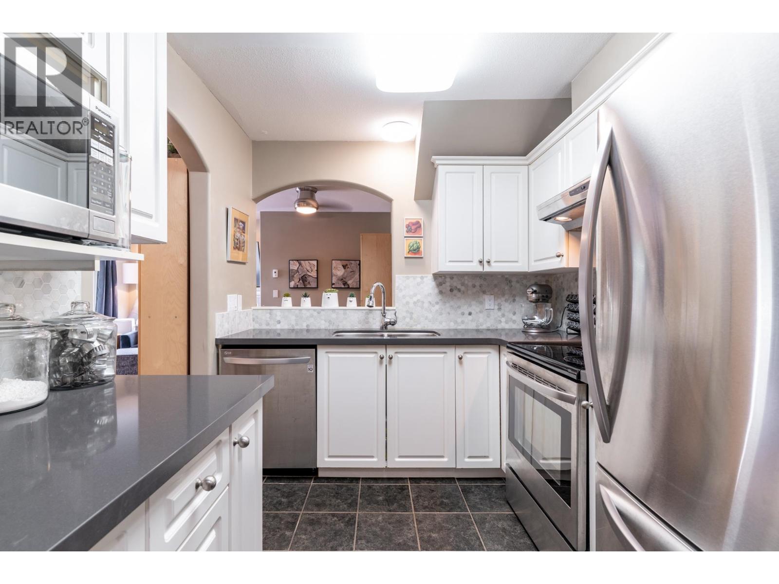 301 3128 Flint Street, Port Coquitlam, British Columbia  V3B 4J1 - Photo 8 - R3043522