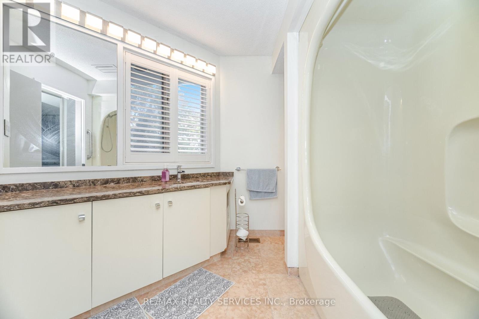 4296 Village Park Drive, Lincoln, Ontario  L3J 0J1 - Photo 34 - X12484649