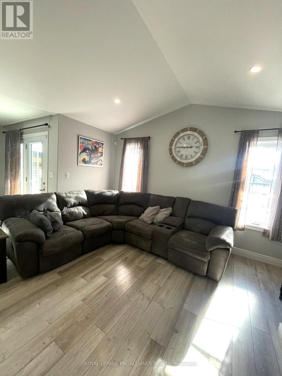 14 Lehtinen Crescent, Belleville, Ontario  K8P 0H4 - Photo 11 - X12485118