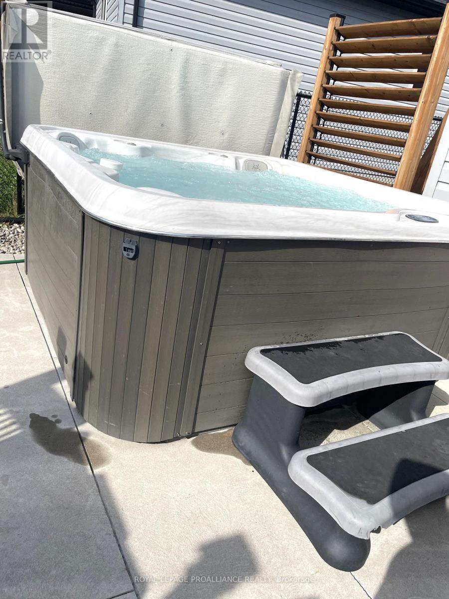 14 Lehtinen Crescent, Belleville, Ontario  K8P 0H4 - Photo 40 - X12485118