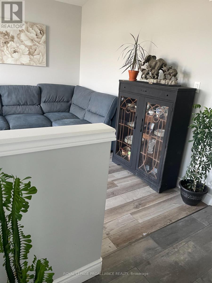 14 Lehtinen Crescent, Belleville, Ontario  K8P 0H4 - Photo 5 - X12485118