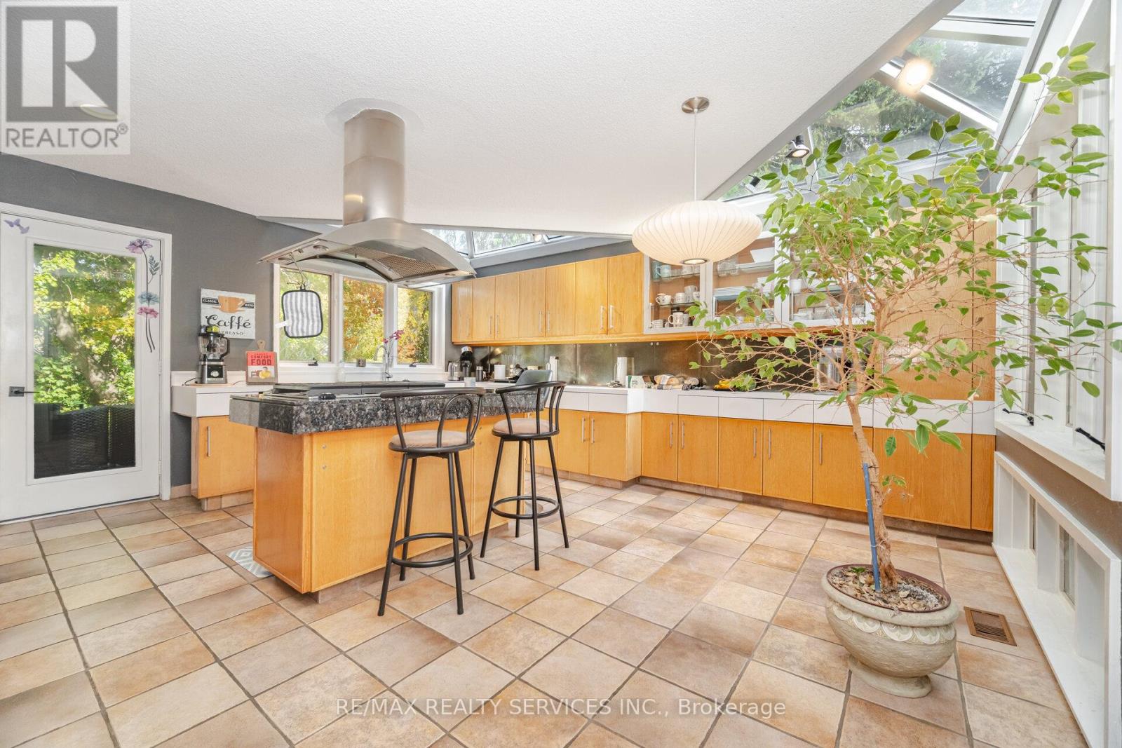 4296 Village Park Drive, Lincoln, Ontario  L3J 0J1 - Photo 22 - X12484649