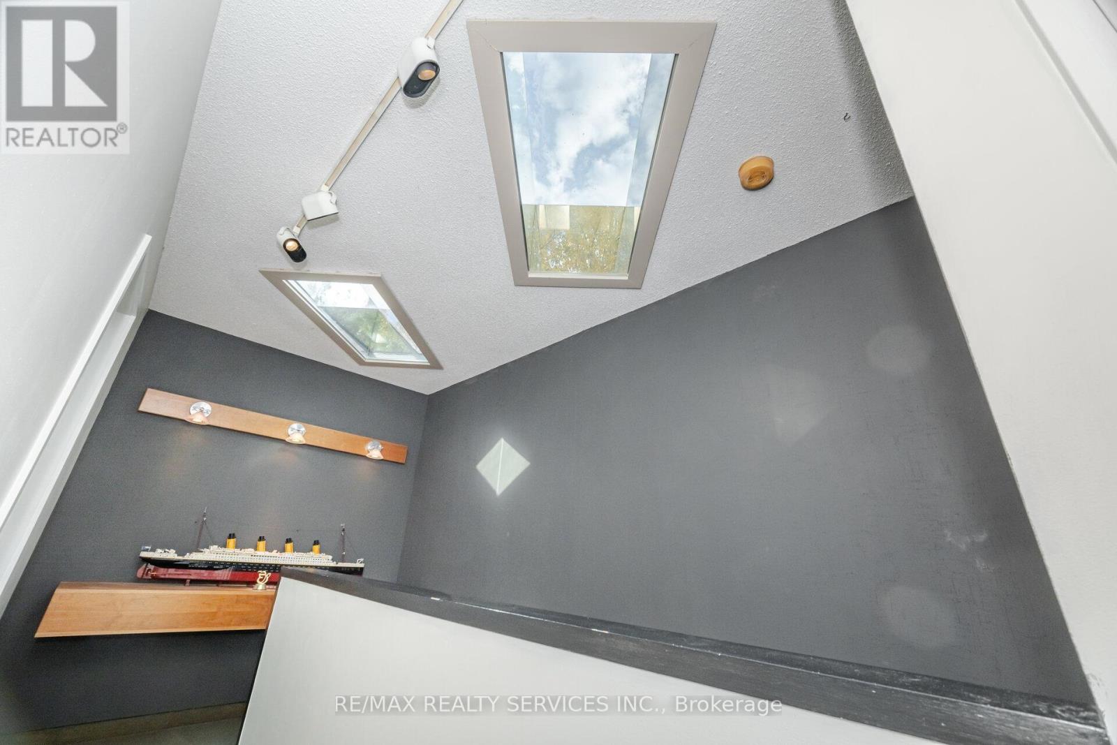 4296 Village Park Drive, Lincoln, Ontario  L3J 0J1 - Photo 28 - X12484649