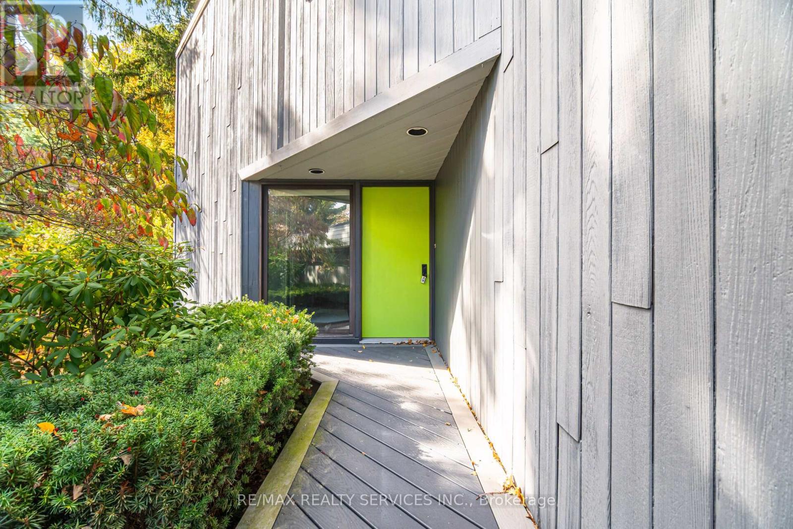 4296 Village Park Drive, Lincoln, Ontario  L3J 0J1 - Photo 5 - X12484649