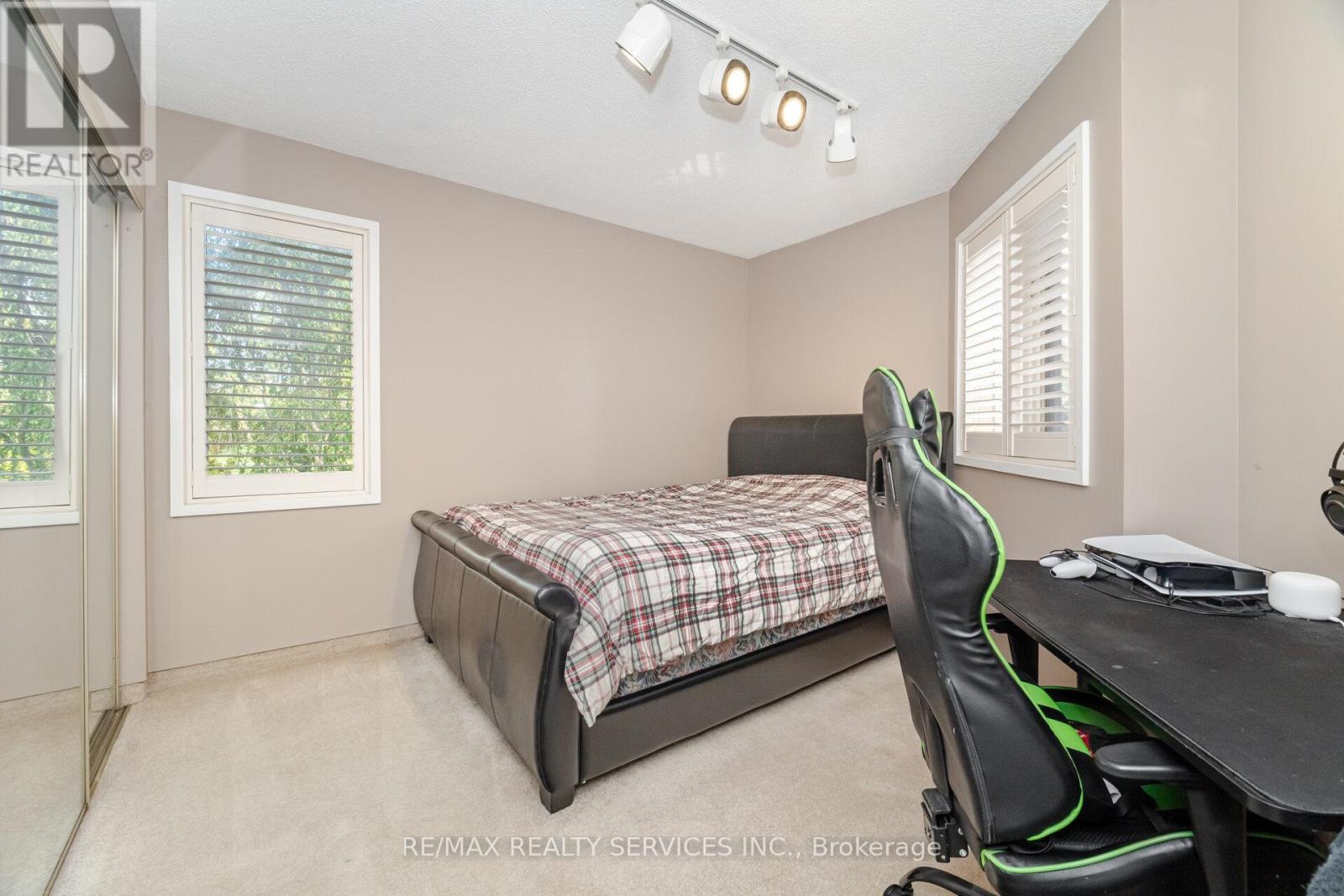 4296 Village Park Drive, Lincoln, Ontario  L3J 0J1 - Photo 37 - X12484649