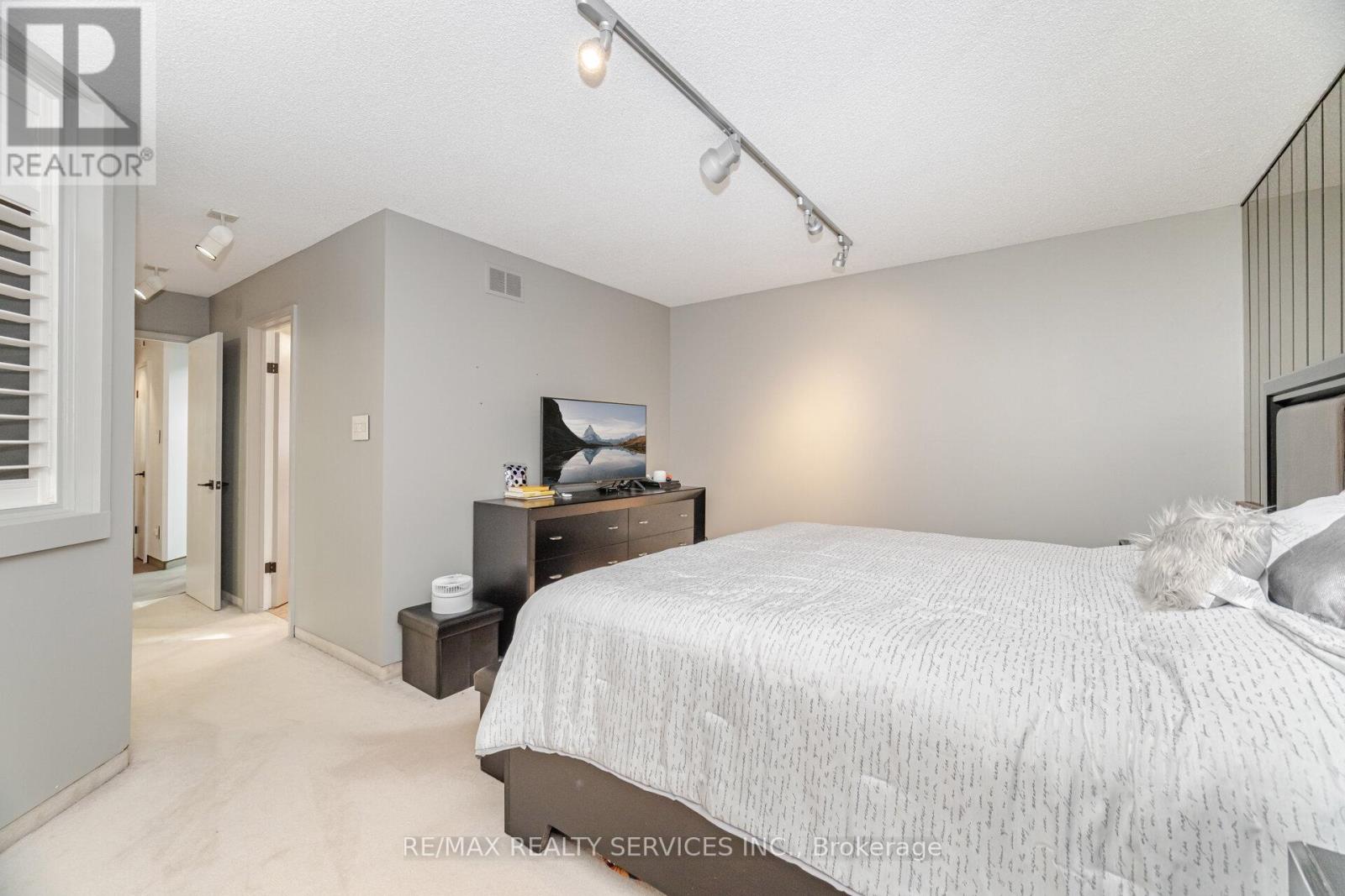 4296 Village Park Drive, Lincoln, Ontario  L3J 0J1 - Photo 33 - X12484649