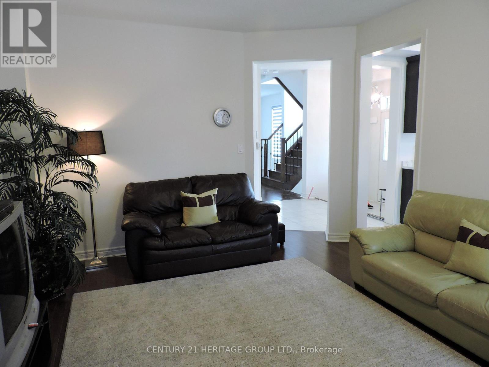 68 Barrow Avenue, Bradford West Gwillimbury, Ontario  L3Z 0W1 - Photo 14 - N12480078