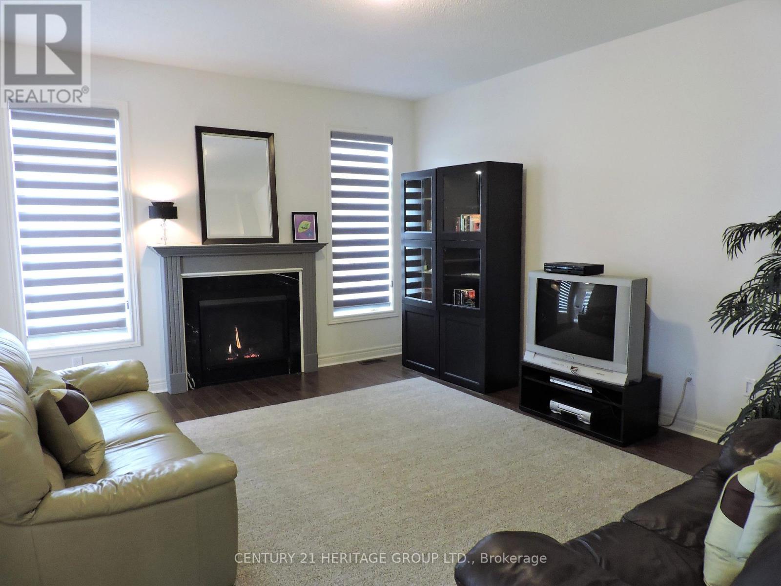 68 Barrow Avenue, Bradford West Gwillimbury, Ontario  L3Z 0W1 - Photo 15 - N12480078