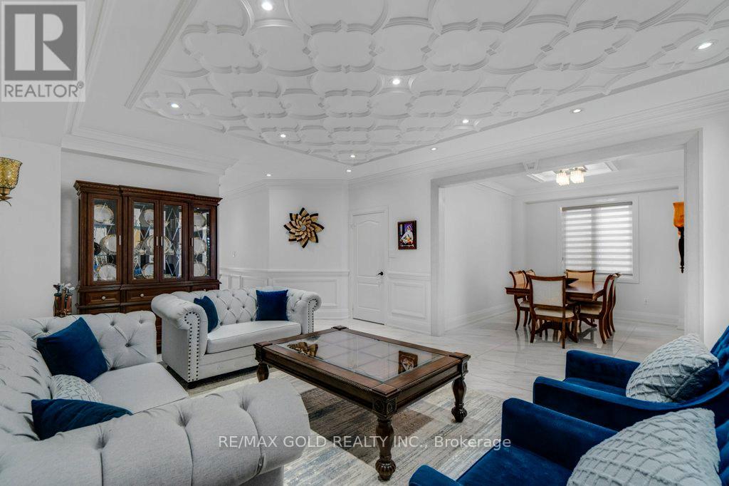 7 Newington Crescent, Brampton, Ontario  L6P 3G3 - Photo 10 - W12422436