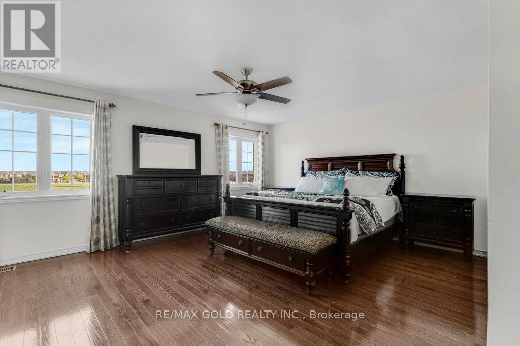 7 Newington Crescent, Brampton, Ontario  L6P 3G3 - Photo 22 - W12422436