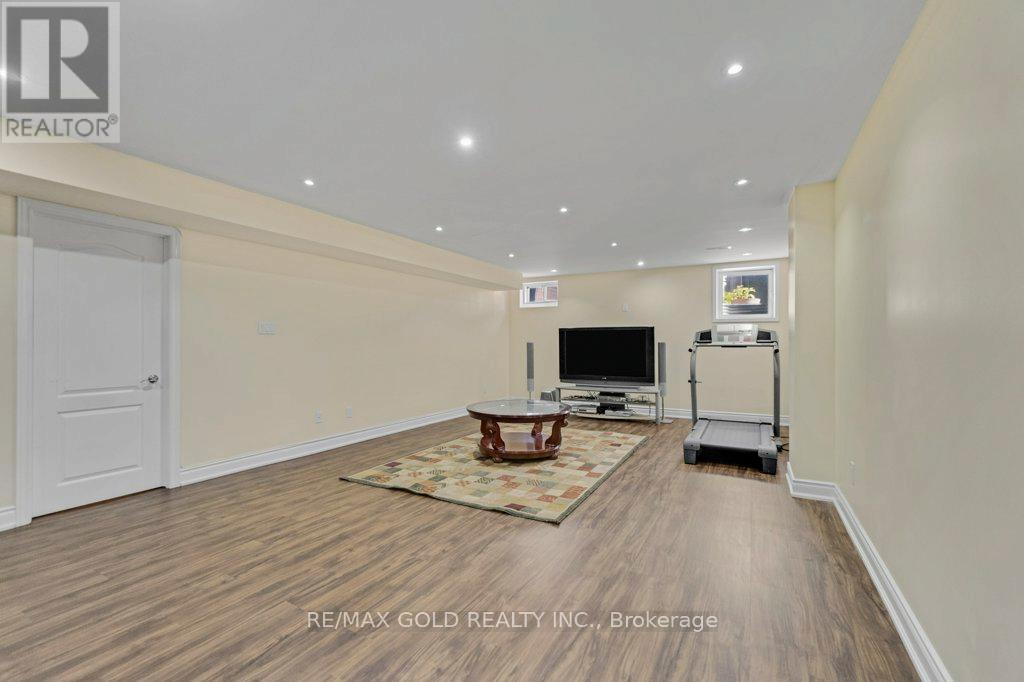 7 Newington Crescent, Brampton, Ontario  L6P 3G3 - Photo 37 - W12422436