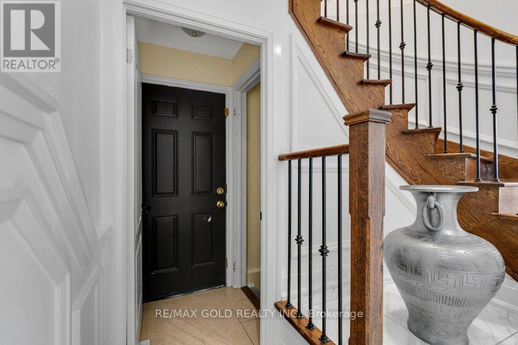 7 Newington Crescent, Brampton, Ontario  L6P 3G3 - Photo 35 - W12422436