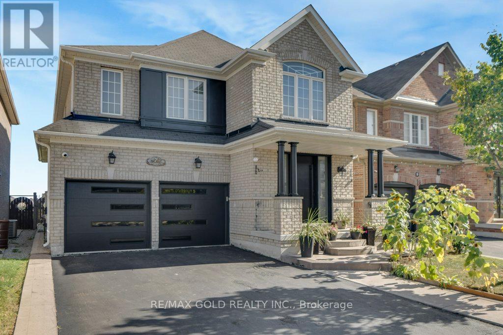 7 NEWINGTON CRESCENT, Brampton, Ontario