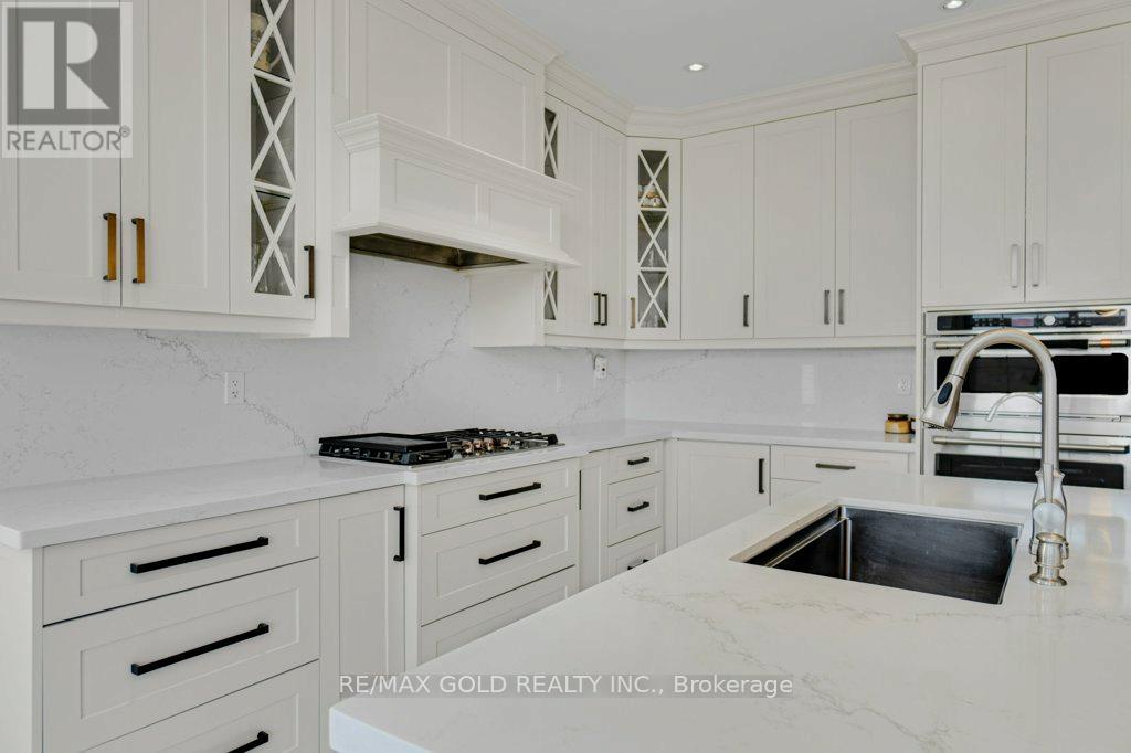 7 Newington Crescent, Brampton, Ontario  L6P 3G3 - Photo 16 - W12422436