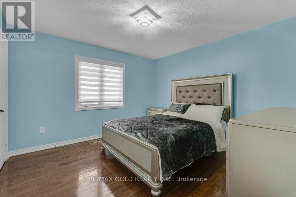 7 Newington Crescent, Brampton, Ontario  L6P 3G3 - Photo 28 - W12422436