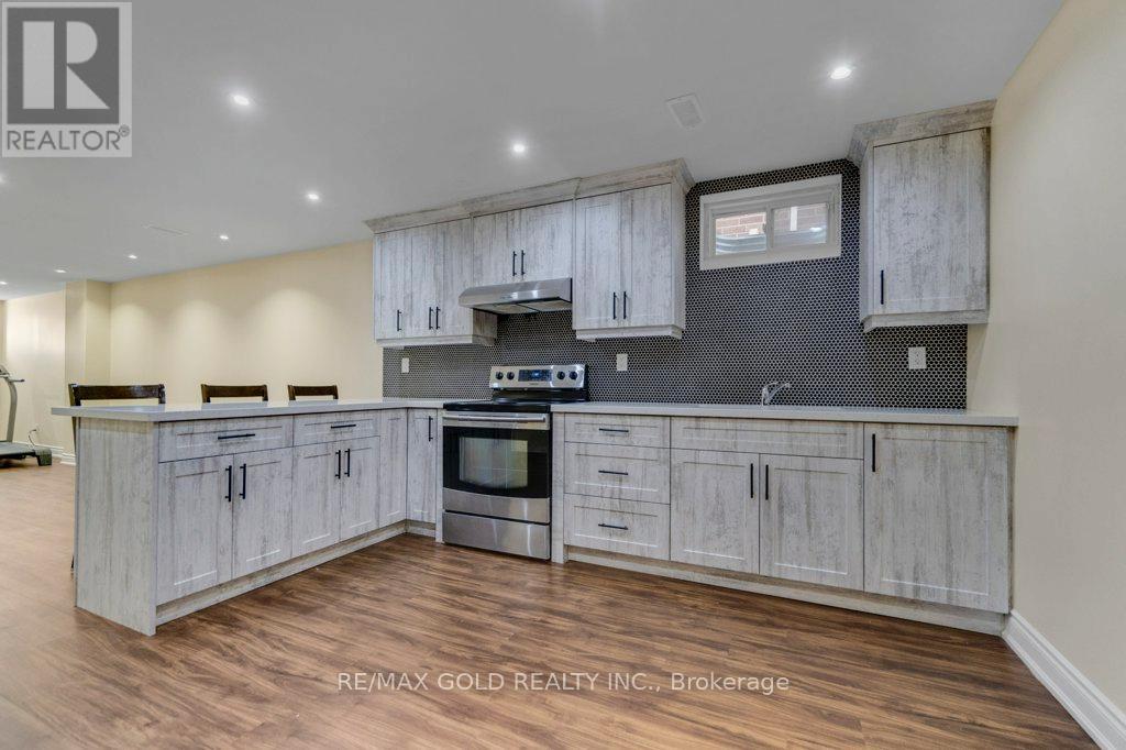 7 Newington Crescent, Brampton, Ontario  L6P 3G3 - Photo 39 - W12422436