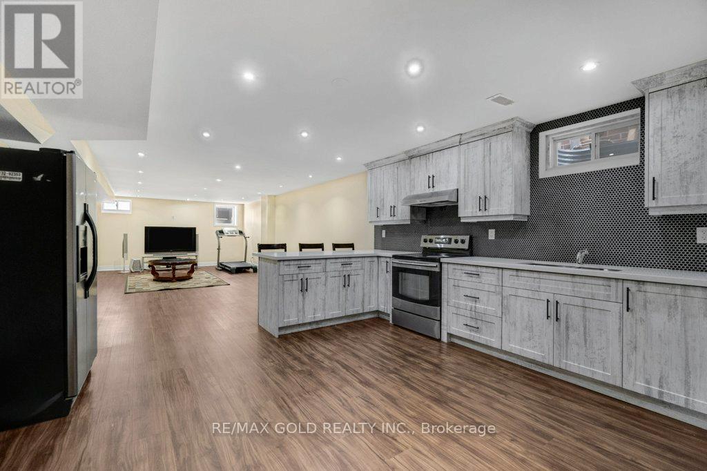 7 Newington Crescent, Brampton, Ontario  L6P 3G3 - Photo 36 - W12422436