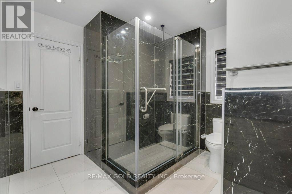 7 Newington Crescent, Brampton, Ontario  L6P 3G3 - Photo 32 - W12422436