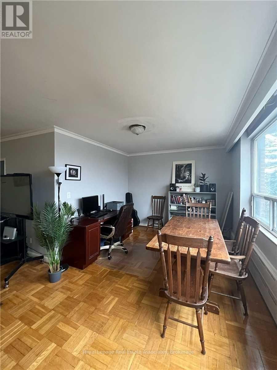 6 - 3 Meadowbrook Road, Toronto, Ontario  M6B 2S3 - Photo 2 - C12485127