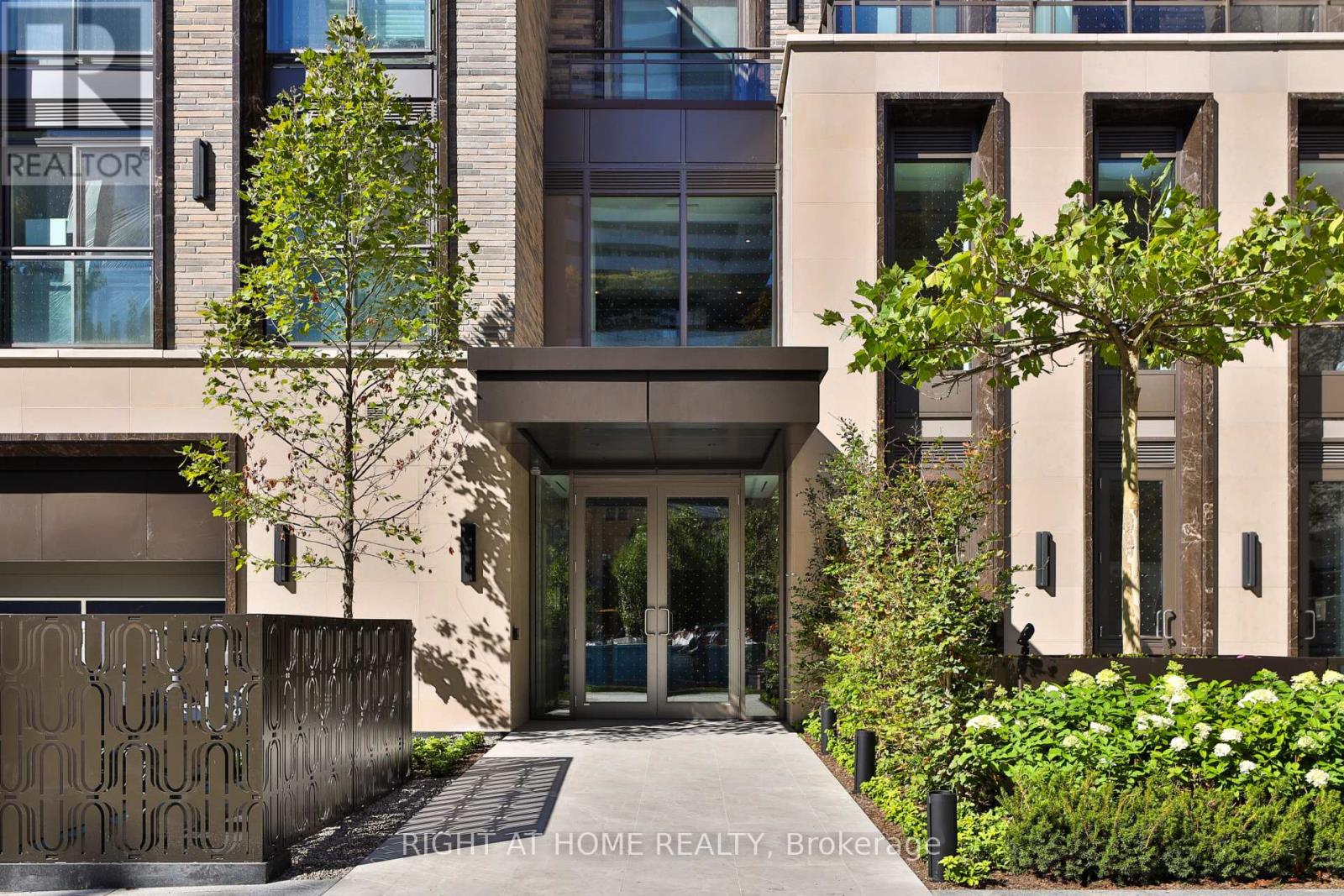 404 - 10 Prince Arthur Avenue, Toronto, Ontario  M5R 1A9 - Photo 10 - C12485130