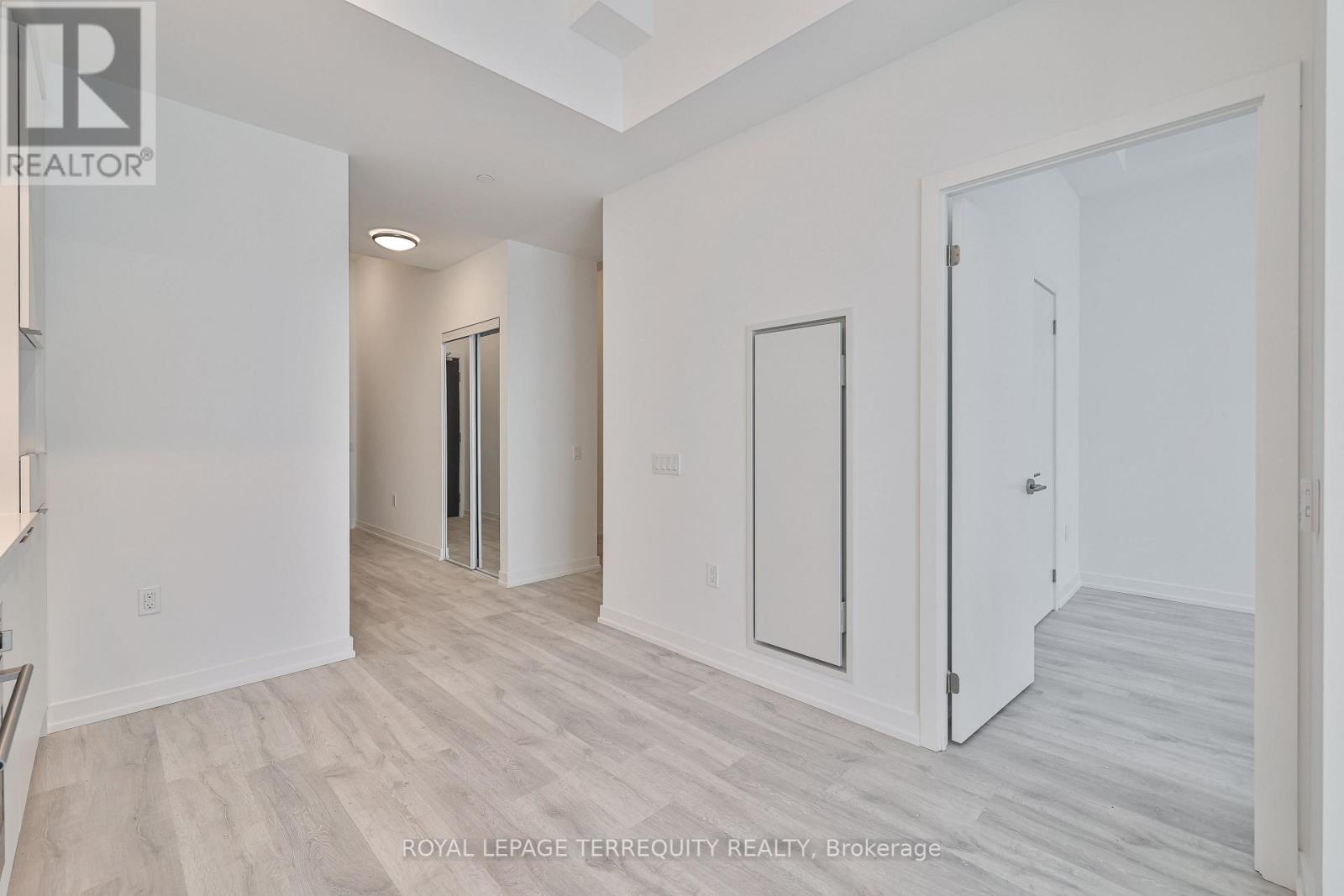 801 - 8 Olympic Garden Drive, Toronto, Ontario  M2M 0B9 - Photo 22 - C12485141