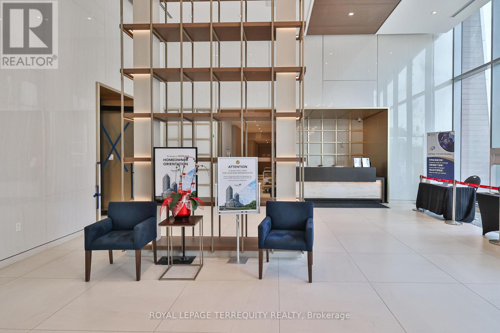 801 - 8 Olympic Garden Drive, Toronto, Ontario  M2M 0B9 - Photo 3 - C12485141