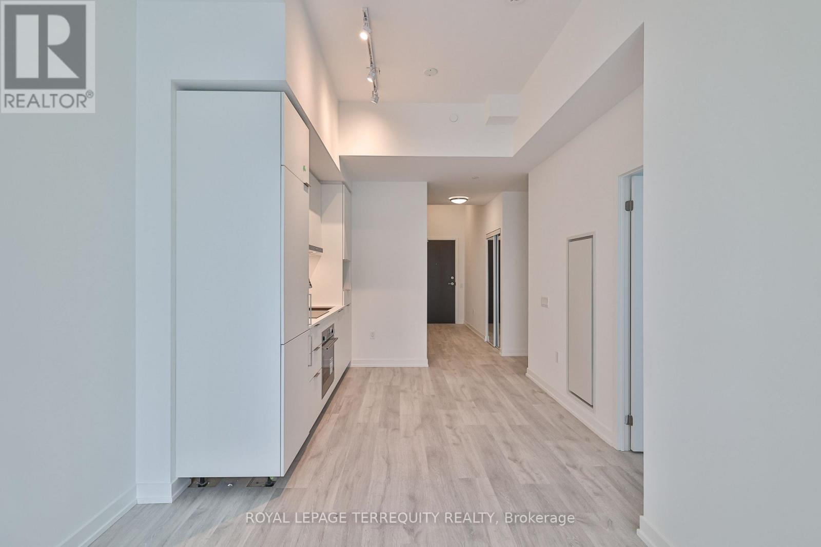 801 - 8 Olympic Garden Drive, Toronto, Ontario  M2M 0B9 - Photo 8 - C12485141