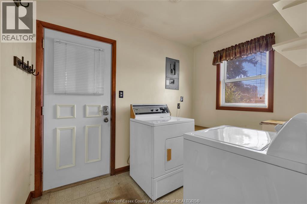 3326 Lauzon Road, Windsor, Ontario  N8T 3P8 - Photo 18 - 25027319