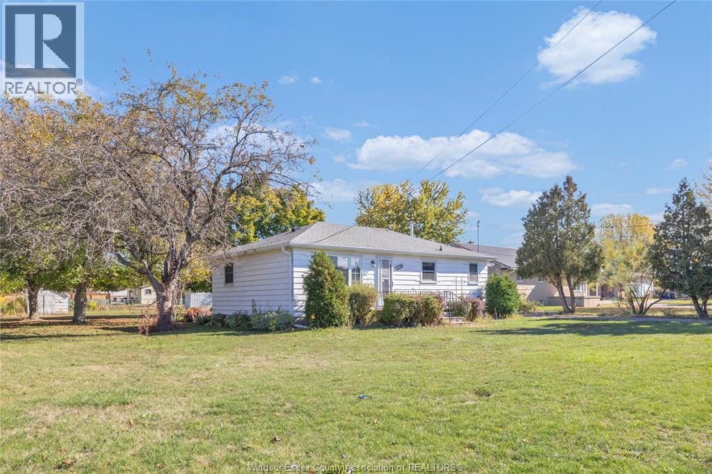 3326 Lauzon Road, Windsor, Ontario  N8T 3P8 - Photo 2 - 25027319