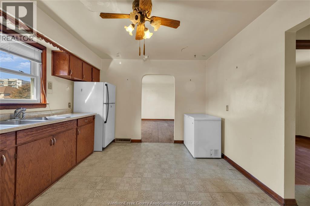 3326 Lauzon Road, Windsor, Ontario  N8T 3P8 - Photo 6 - 25027319