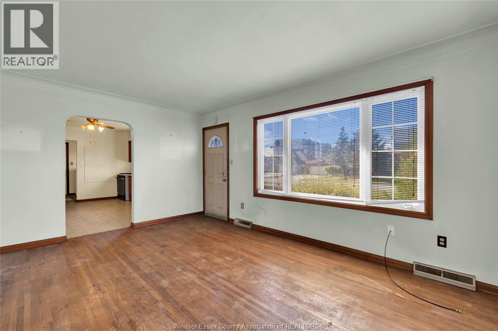 3326 Lauzon Road, Windsor, Ontario  N8T 3P8 - Photo 9 - 25027319