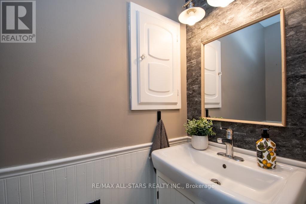 187 Skyline Road, Kawartha Lakes, Ontario K0M 2M0 - Photo 21 - X12437418