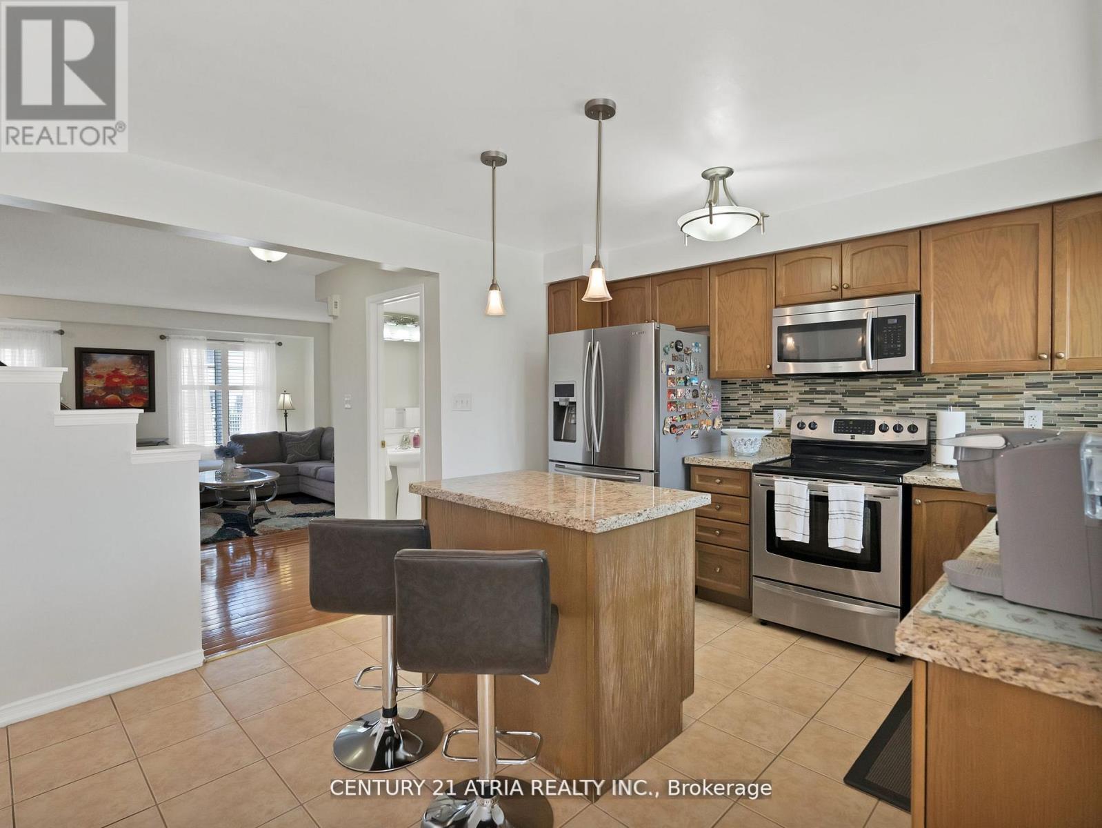 116 Barnham Street, Ajax, Ontario  L1Z 0K7 - Photo 5 - E12485123