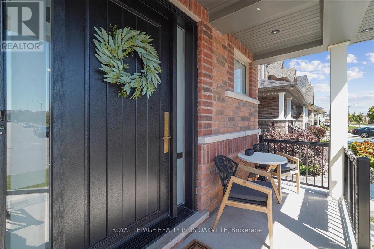 40 Soltys Drive, Whitby, Ontario  L1P 0J4 - Photo 2 - E12485125