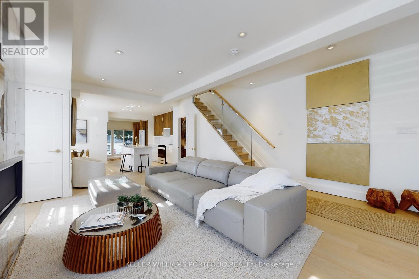 22 Pitt Avenue, Toronto, Ontario  M1L 2R1 - Photo 6 - E12485148