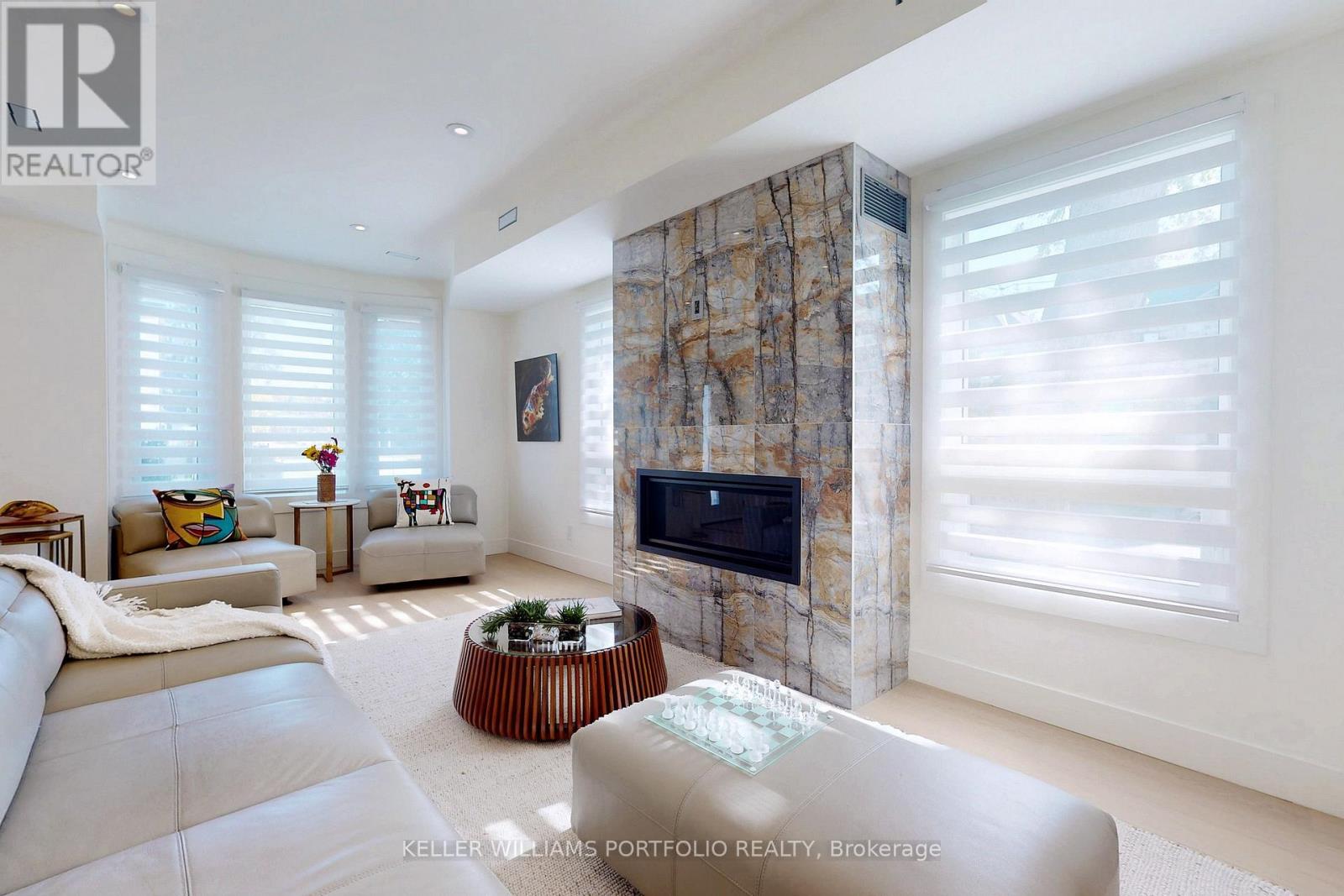 Main Floor - 22 Pitt Avenue, Toronto, Ontario  M1L 2R1 - Photo 3 - E12485159