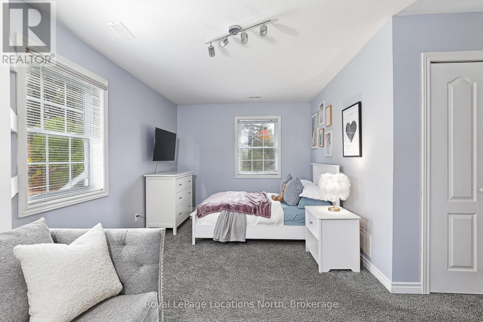 19 Melville Street, Clearview, Ontario  L0M 1P0 - Photo 19 - S12485180