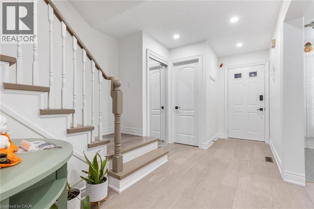 1118 Avondale Drive, Oakville, Ontario  L6H 5L4 - Photo 4 - 40783662