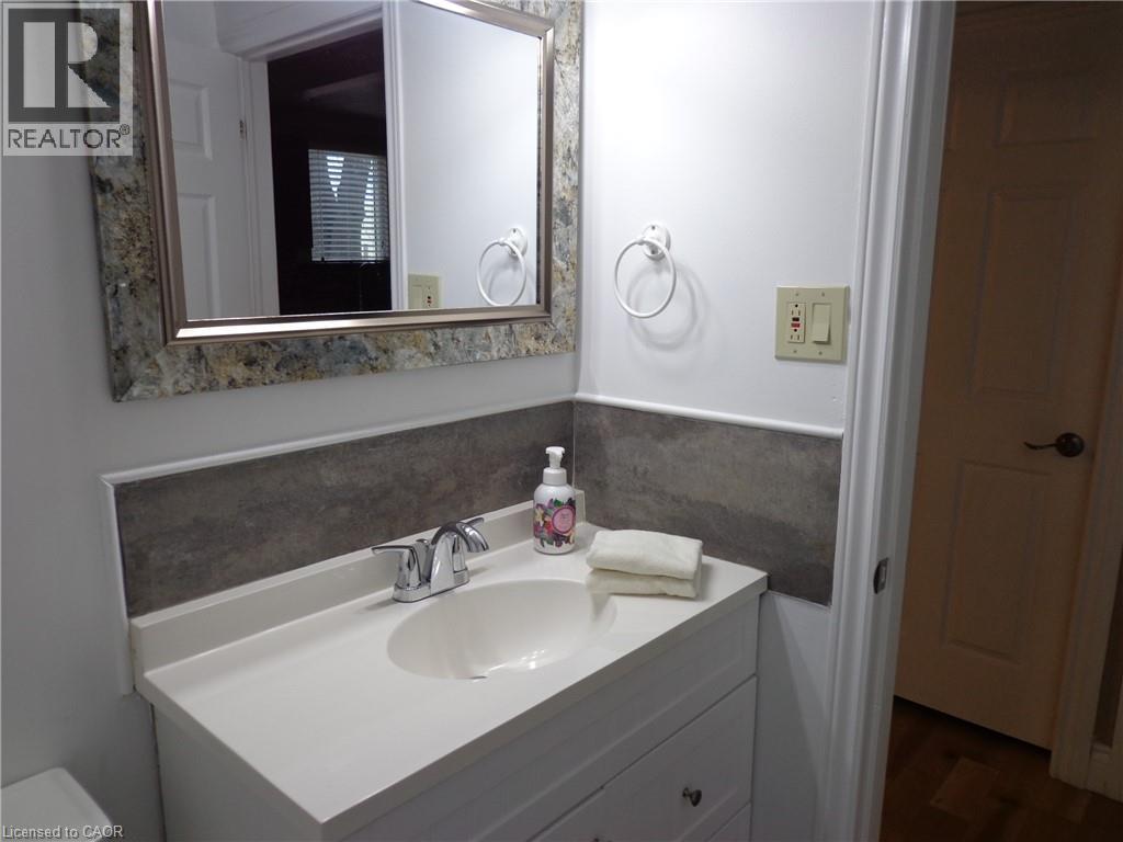 212 Mcanulty Boulevard, Hamilton, Ontario  L8H 3J1 - Photo 14 - 40782363